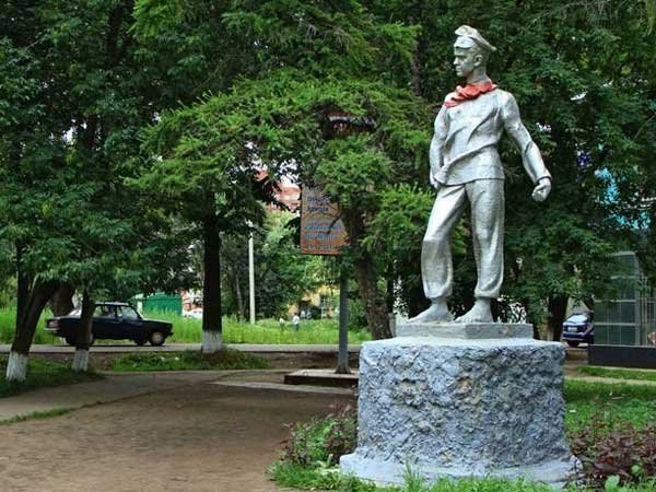 Памятник Павлику Морозову
